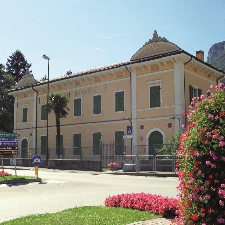 I pigmentary notano durante un secolo al bambino
